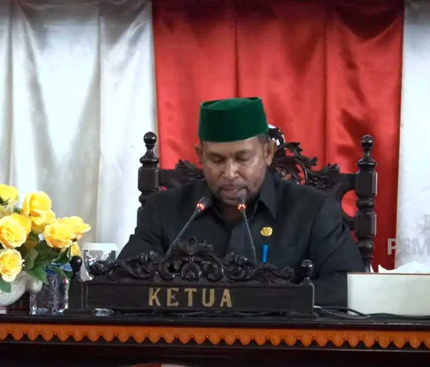 Ketukan Palu Amir Rumbouw dan Agenda Besar DPRK Fakfak Membenahi Tata Kelola Daerah